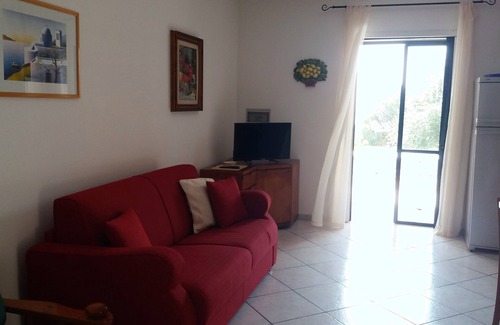 Santa Cesarea Terme Apartment | Beautiful apartment near the sea with garden and terrace with views.