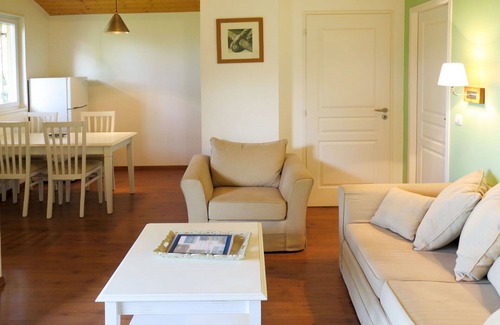 Parentis-en-Born Apartment | Beautiful apartment for 4 people with pool, WIFI, TV, terrace, pets allowed and parking