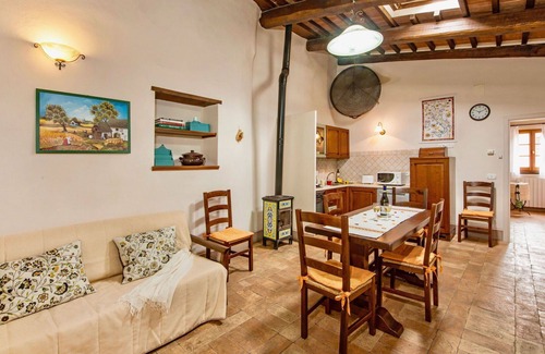Popoltaio-Schiacciato Villa | Beautiful apartment in villa for 8 people with pool, A/C, WIFI, TV, patio and parking