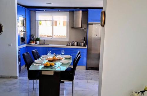 Caleta de Velez Apartment | Beautiful apartment with sea view, pool and golf course
