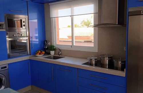 Caleta de Velez Apartment | Beautiful apartment with sea view, pool and golf course