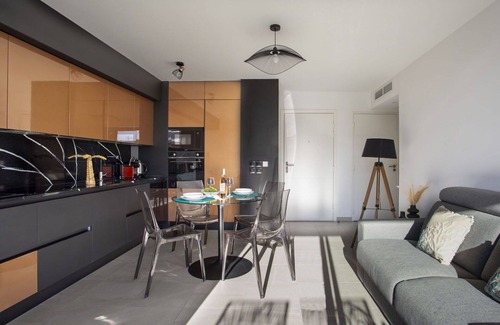 Cros-de-Cagnes Apartment | Beautiful apartment for 2 guests with WIFI, A/C, TV, terrace and pets allowed