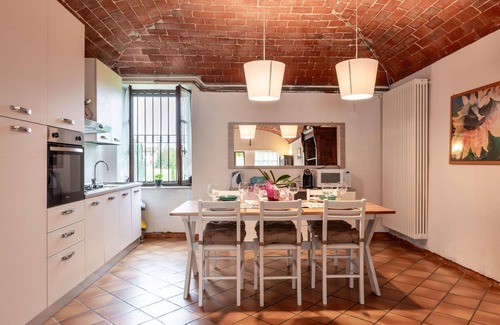 Castell'Alfero Apartment | Beautiful apartment for 4 guests with pool, WIFI, TV, patio, pets allowed and parking