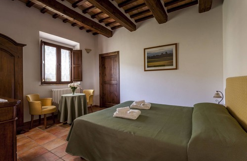 Penna San Giovanni Other | Beautiful apartament for family with pool garden and restaurant