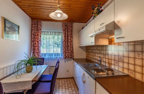 Agsdorf Apartment | Beautiful apartment for 4 guests with WIFI, TV, patio and pets allowed
