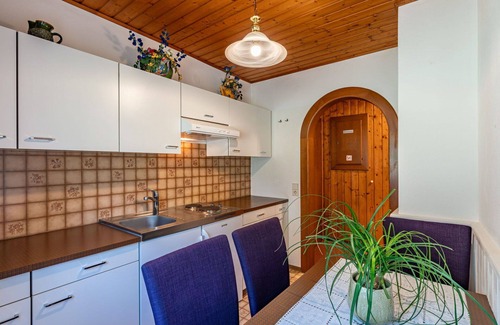 Agsdorf Apartment | Beautiful apartment for 4 guests with WIFI, TV, patio and pets allowed