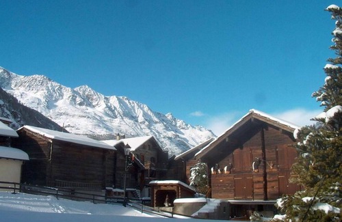 Saas Almagell Apartment | Beautiful apartment for 4 people with WIFI, hot tub, TV and balcony