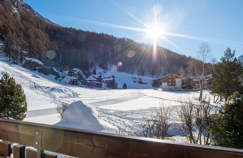 Saas Almagell Apartment | Beautiful apartment for 2 guests with WIFI, TV and balcony
