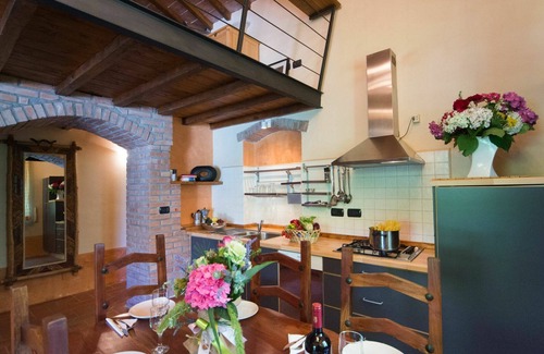 Montefiascone Villa | Beautiful apartment in villa with WIFI, pool, TV, patio, pets allowed and panoramic view