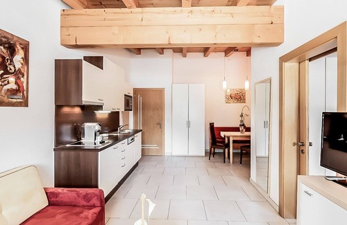 Runhof Apartment | Beautiful apartment for 4 guests with WIFI, TV, balcony, pets allowed and parking