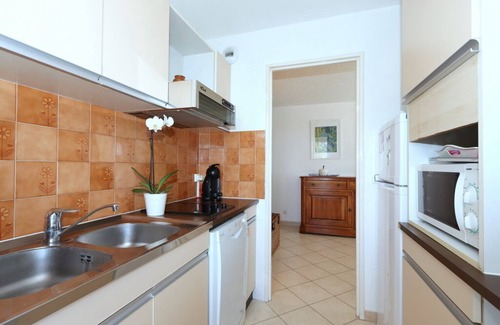 Saint-Raphael Apartment | BEAUTIFUL APARTMENT BY THE SEA WITH SEA VIEW, WIFI, PARKING, SWIMMING POOL