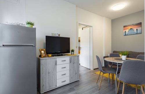 Balatonfoldvar Apartment | Beautiful apartment for 4 people with pool, WIFI, A/C, TV, terrace and parking