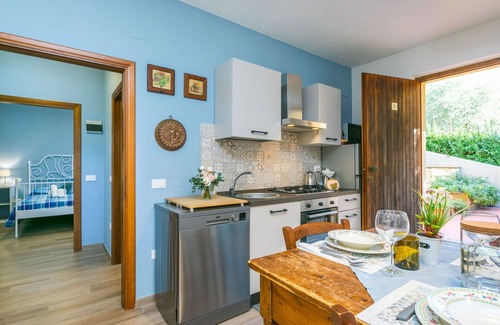 Montescudaio Apartment | Beautiful apartment for 4 guests with WIFI, A/C, pool, TV, patio and pets allowed