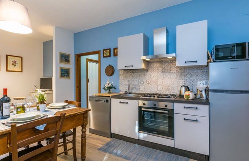 Montescudaio Apartment | Beautiful apartment for 4 guests with WIFI, A/C, pool, TV, patio and pets allowed