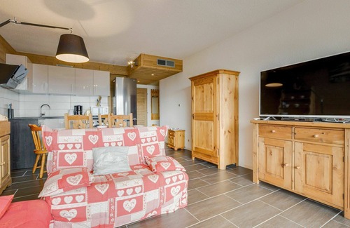 La Toussuire Apartment | Beautiful apartment for 6 people with WIFI, TV, balcony and parking