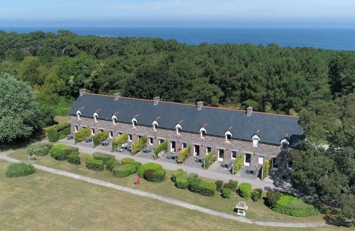 Pleherel-Plage-Vieux-Bourg House | Beautiful apartment in villa for 4 guests with WIFI, TV, terrace, pets allowed and parking