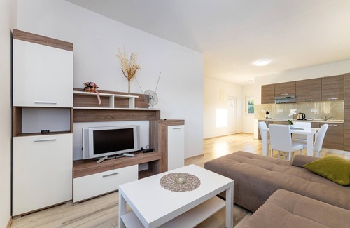 Gornji Karin Apartment | Beautiful apartment in Gornji Karin