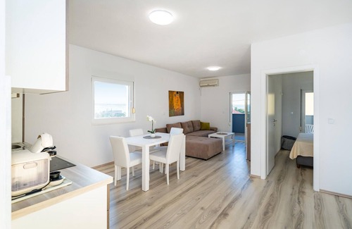 Gornji Karin Apartment | Beautiful apartment in Gornji Karin