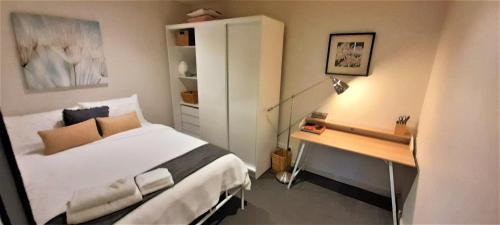 Port Melbourne Apartment | beautiful apartment 100mts near the beach in Port Melbourne
