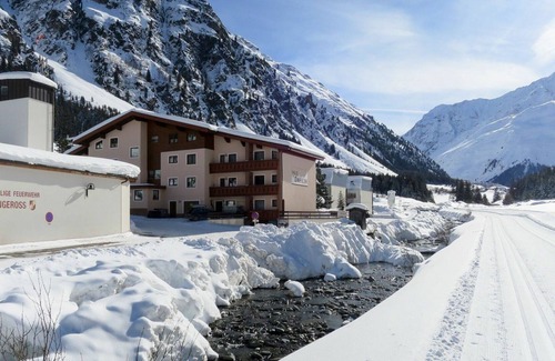 Plangeross Apartment | Beautiful apartment for 8 people with WIFI, TV, terrace, pets allowed and parking