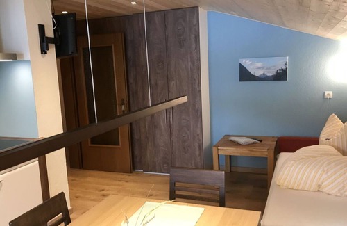 Prutz Apartment | Beautiful apartment for 6 guests with WIFI, TV, terrace, pets allowed and parking