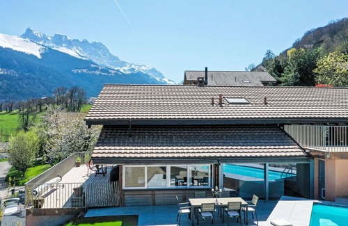 Collombey-Muraz Apartment | Beautiful apartment for 4 people with WIFI, pool, TV, terrace, pets allowed and panoramic view