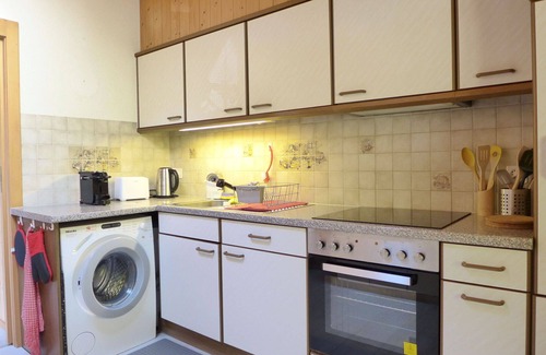 Hünibach Apartment | Beautiful apartment for 4 people with WIFI, TV and balcony