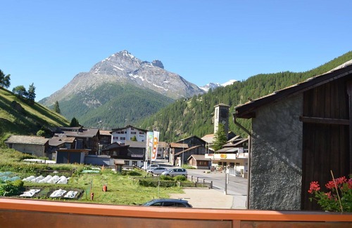 Saas-Fee Apartment | Beautiful apartment for 2 guests with WIFI, TV, balcony and pets allowed