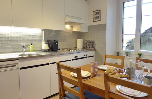 Unterseen Apartment | Beautiful apartment for 4 guests with WIFI, TV, patio and parking
