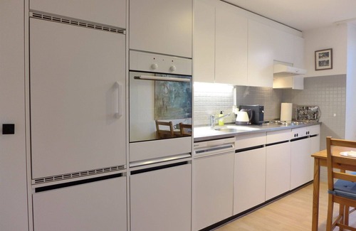 Unterseen Apartment | Beautiful apartment for 4 guests with WIFI, TV, patio and parking
