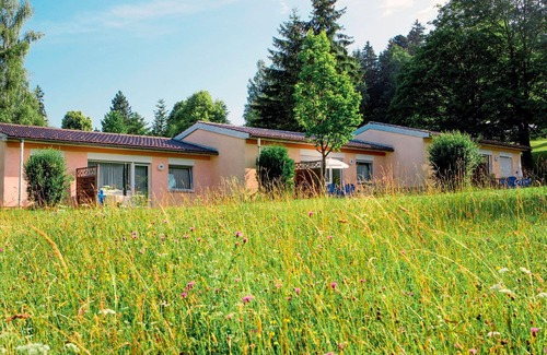 Maierhofen House | Beautiful apartment in villa for 4 people with pool, TV, terrace, pets allowed and parking