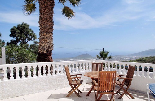 Las Cuevecitas Apartment | Beautiful apartment for 2 people with WIFI, pool, TV, terrace and parking