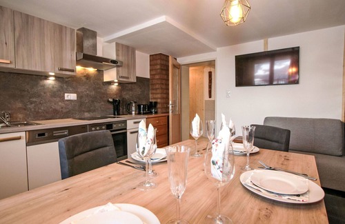 Aschau Im Zillertal Apartment | Beautiful apartment for 5 guests with WIFI, TV, terrace and parking