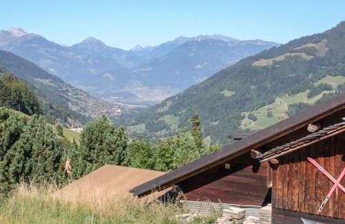 Val d'Illiez Apartment | Beautiful apartment for 16 guests with TV, balcony, pets allowed, panoramic view and parking