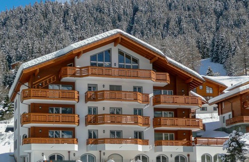 Leukerbad Apartment | Beautiful apartment for 7 guests with WIFI, hot tub, TV, balcony and parking