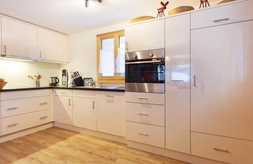 Saas-Fee Apartment | Beautiful apartment for 6 guests with WIFI, TV, balcony and pets allowed
