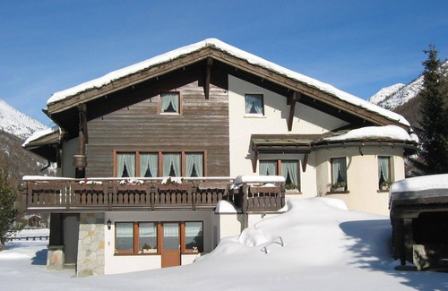 Saas Grund Apartment | Beautiful apartment for 2 people with WIFI, TV, terrace, pets allowed and panoramic view