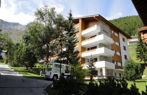 Saas-Fee Apartment | Beautiful apartment for 6 guests with WIFI, TV and balcony