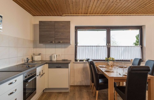 Immerath Apartment | Beautiful apartment for 5 people with WIFI, TV, terrace and pets allowed