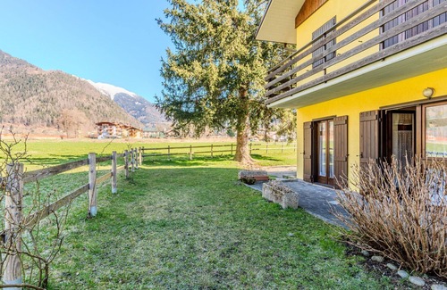 Pinzolo Apartment | Beautiful apartment for 8 guests with TV, panoramic view and parking