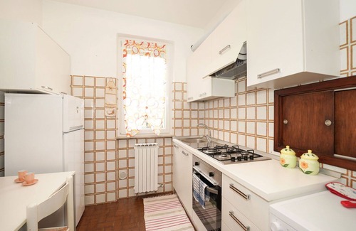 Castello Apartment | Beautiful apartment for 4 people with WIFI, TV, terrace and parking
