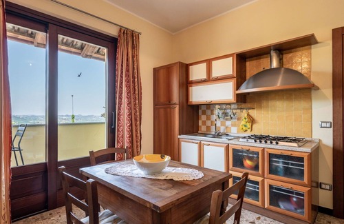 La Morra Apartment | Beautiful apartment for 2 people with WIFI, pool, TV, patio and pets allowed