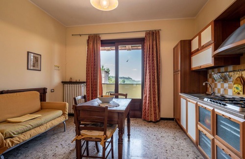 La Morra Apartment | Beautiful apartment for 2 people with WIFI, pool, TV, patio and pets allowed
