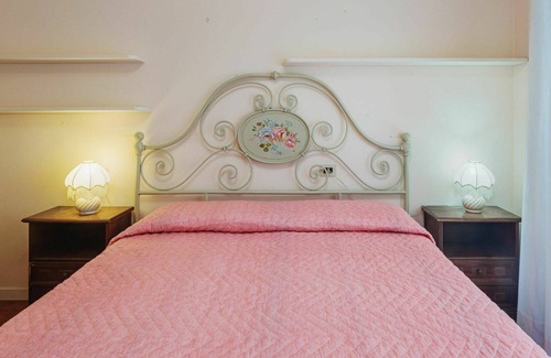 Marina di Pietrasanta Apartment | Beautiful apartment for 5 guests with WIFI, A/C, TV, balcony and pets allowed