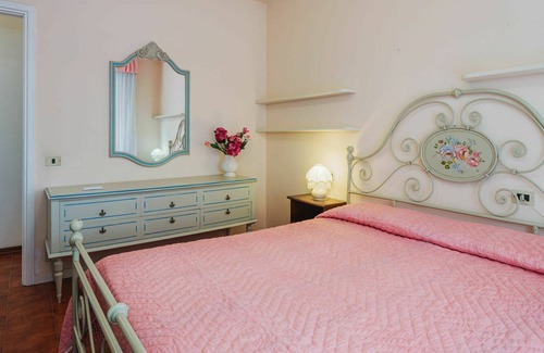 Marina di Pietrasanta Apartment | Beautiful apartment for 5 guests with WIFI, A/C, TV, balcony and pets allowed