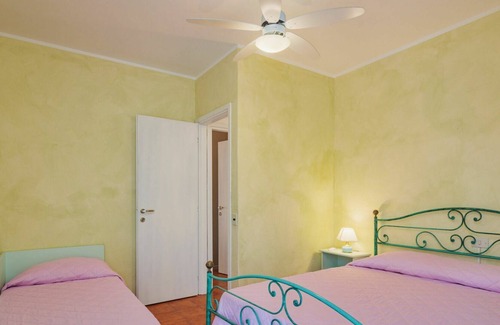 Marina di Pietrasanta Apartment | Beautiful apartment for 5 guests with WIFI, A/C, TV, balcony and pets allowed