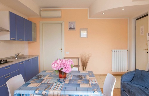 Lugana Apartment | Beautiful apartment for 4 guests with A/C, pool, WIFI, TV and balcony