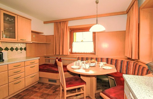 Zellberg Apartment | Beautiful apartment for 4 guests with WIFI, TV, terrace, pets allowed and parking