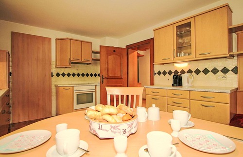 Zellberg Apartment | Beautiful apartment for 4 guests with WIFI, TV, terrace, pets allowed and parking