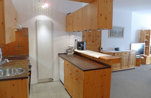 Celerina-Schlarigna Apartment | Beautiful apartment for 4 people with WIFI, TV, balcony, pets allowed and parking